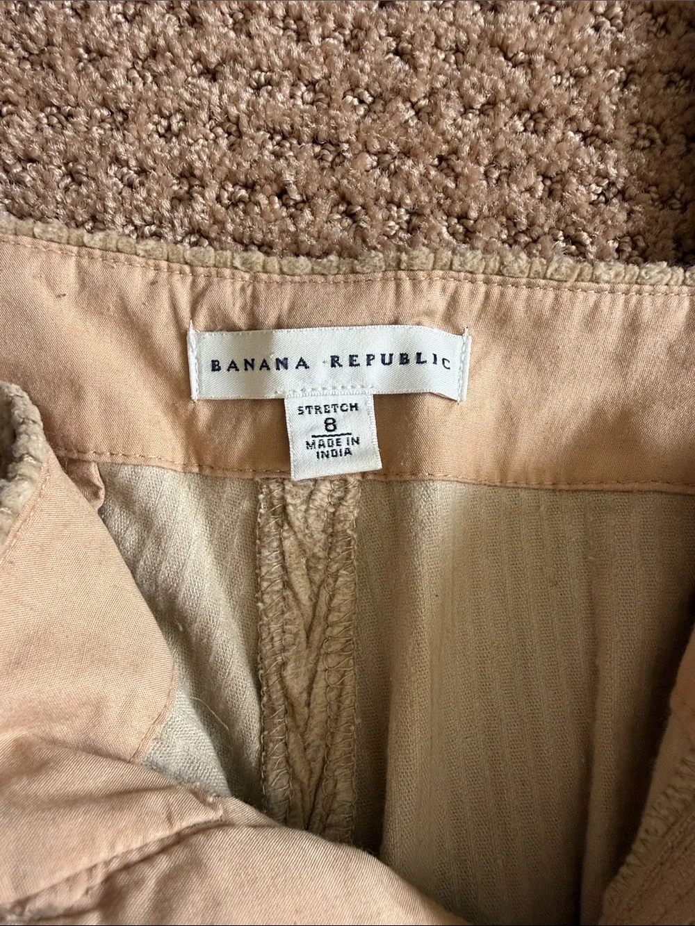 Banana Republic tan pair silhouette